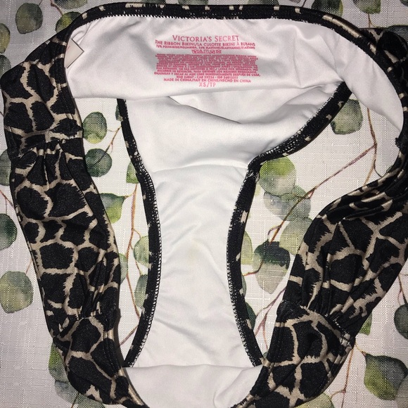 VS The Ribbon Ruched Bikini Bottoms Giraffe Print - Picture 2 of 3